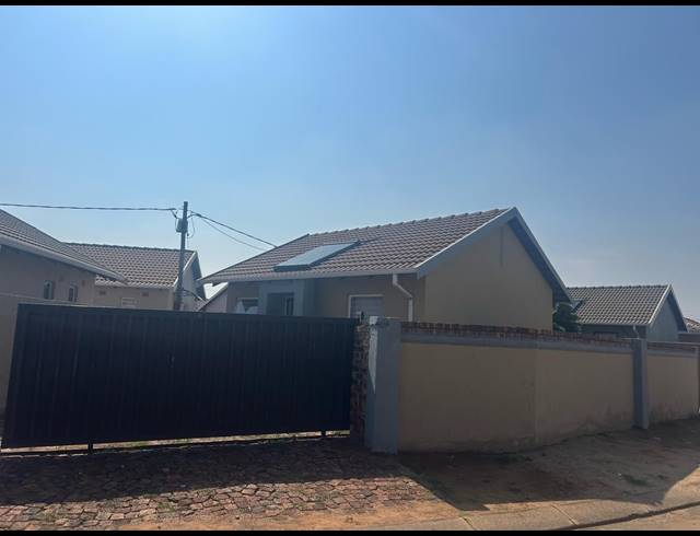 2 BEDROOM HOUSE FOR SALE IN EVATON WEST